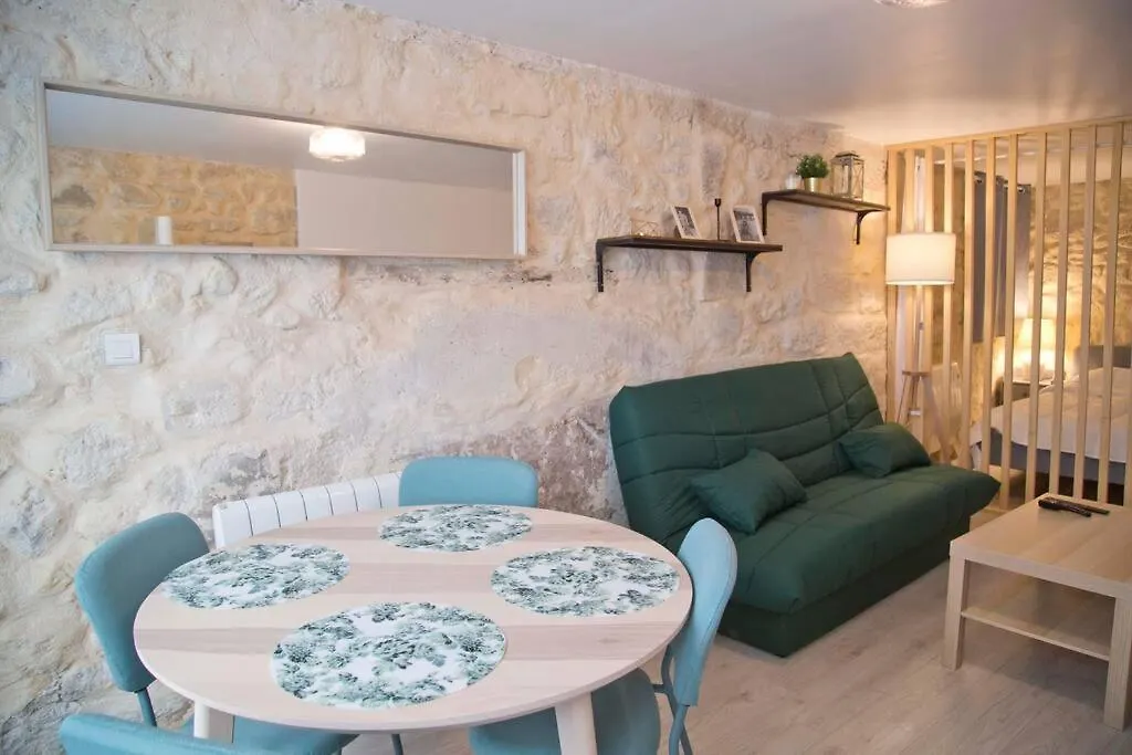 Nice Studio In The 5Th Paris France